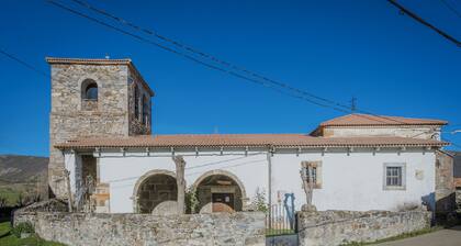 Country House 'El Corcal' with Mountain View, Private Terrace and Wi-Fi