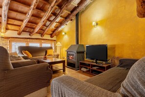 TV, fireplace, DVD player