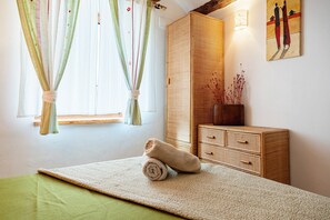 4 habitaciones, tabla de planchar con plancha y wifi gratis 