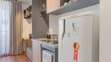 ์ปดํฌํธ ์ํํธ, ์๋ด ์ ๋ง | 2 ๊ฐ์ ์นจ์ค, ๊ฐ์ค ๋ด ๊ธ๊ณ , ์ฑ
์, ์๋ง ์ปคํผ