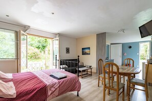 1 bedroom, iron/ironing board, free WiFi, bed sheets