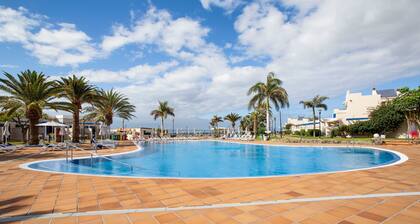 Vacation Home 'Sun and Beach Bahia Feliz' with Sea View, Wi-Fi and Air Conditioning