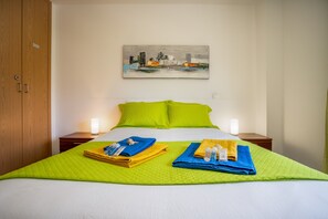 3 bedrooms, iron/ironing board, free WiFi, bed sheets