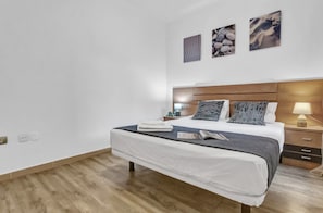 2 habitaciones, tabla de planchar con plancha y wifi gratis 