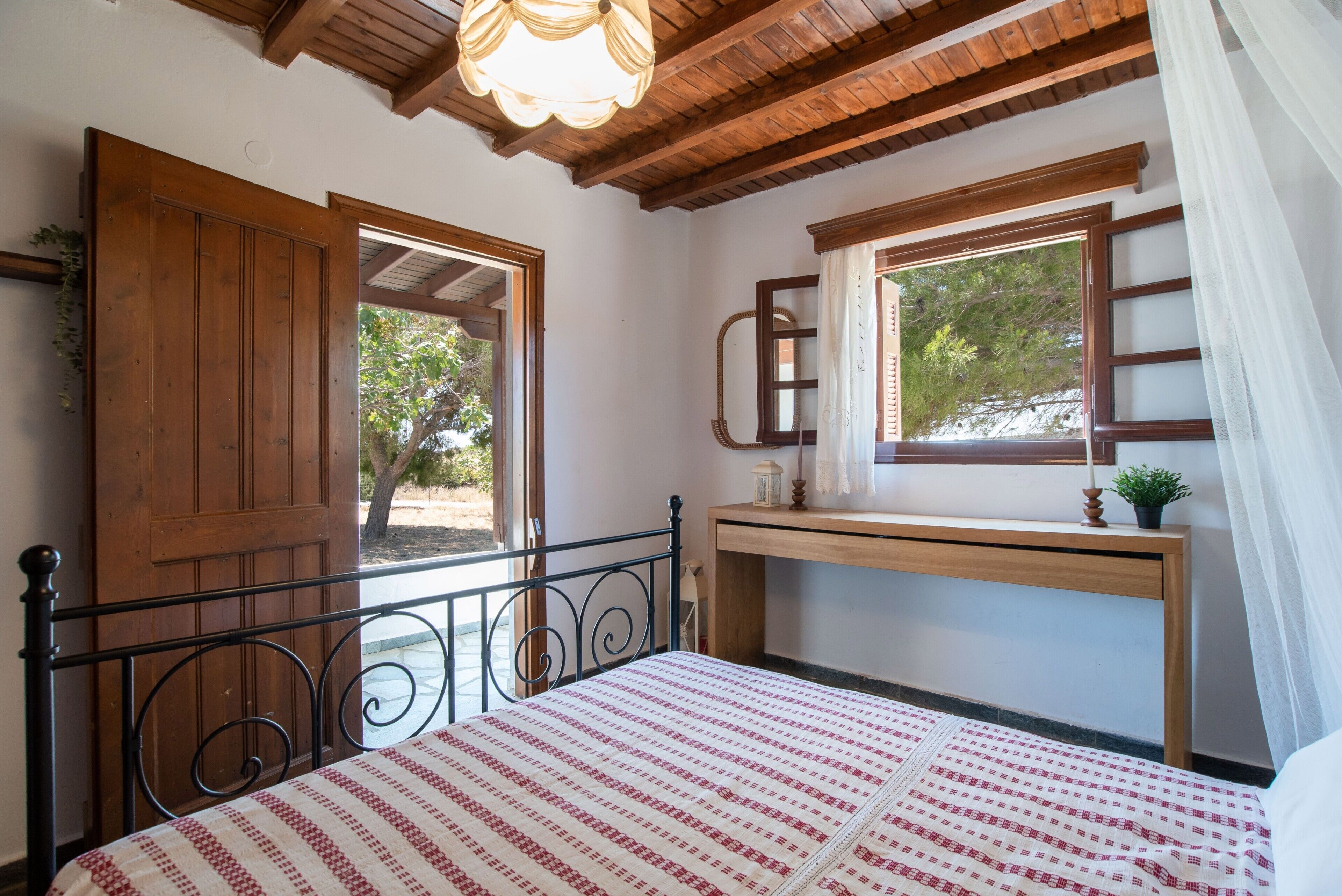 1 bedroom, iron/ironing board, bed sheets