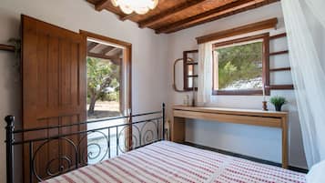 1 bedroom, iron/ironing board, bed sheets