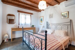 1 bedroom, iron/ironing board, bed sheets