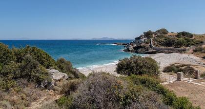 Black Sand Holiday Home with Sea View and Private Terrace
