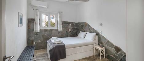 2 室のベッドルーム、WiFi (無料)、ベッドシーツ