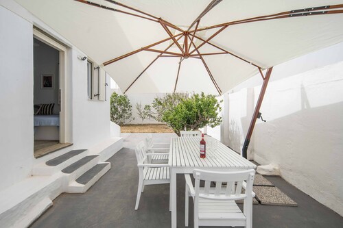 Holiday Home 'House Avlomonas' with Private Terrace, Wi-Fi and Air Conditioning