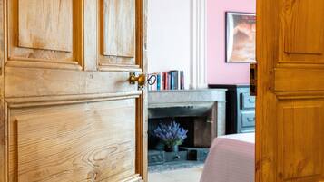 5 habitaciones, wifi gratis y ropa de cama