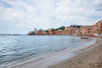 Apartment 'Baia Del Silenzio Beach' with Wi-Fi and Air Conditioning