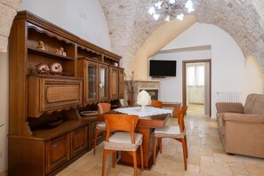 Dining - Apartment 'La Dimora In Ostuni' with Air Conditioning (Ostuni)