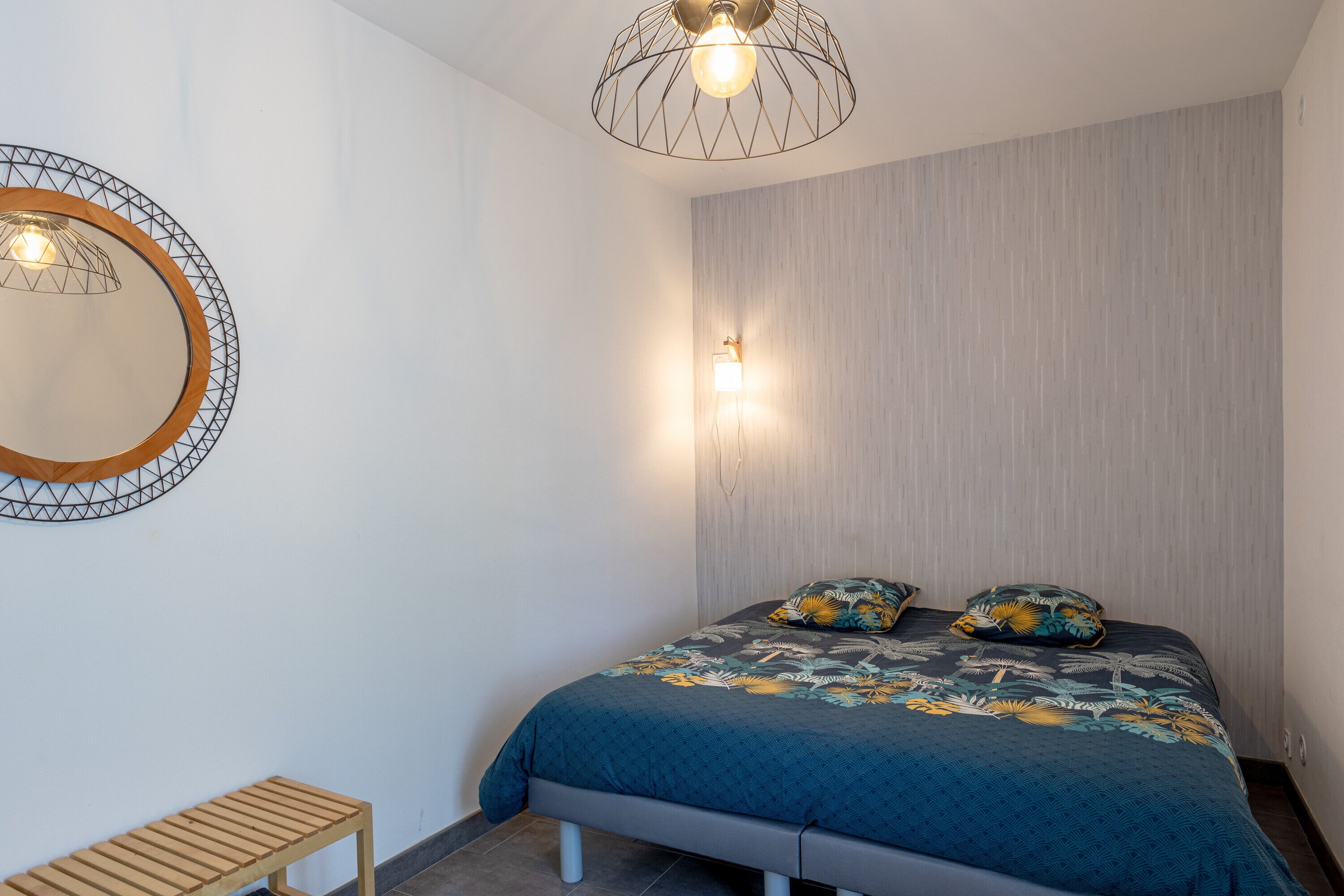 3 dormitorios, tabla de planchar con plancha, wifi gratis y ropa de cama