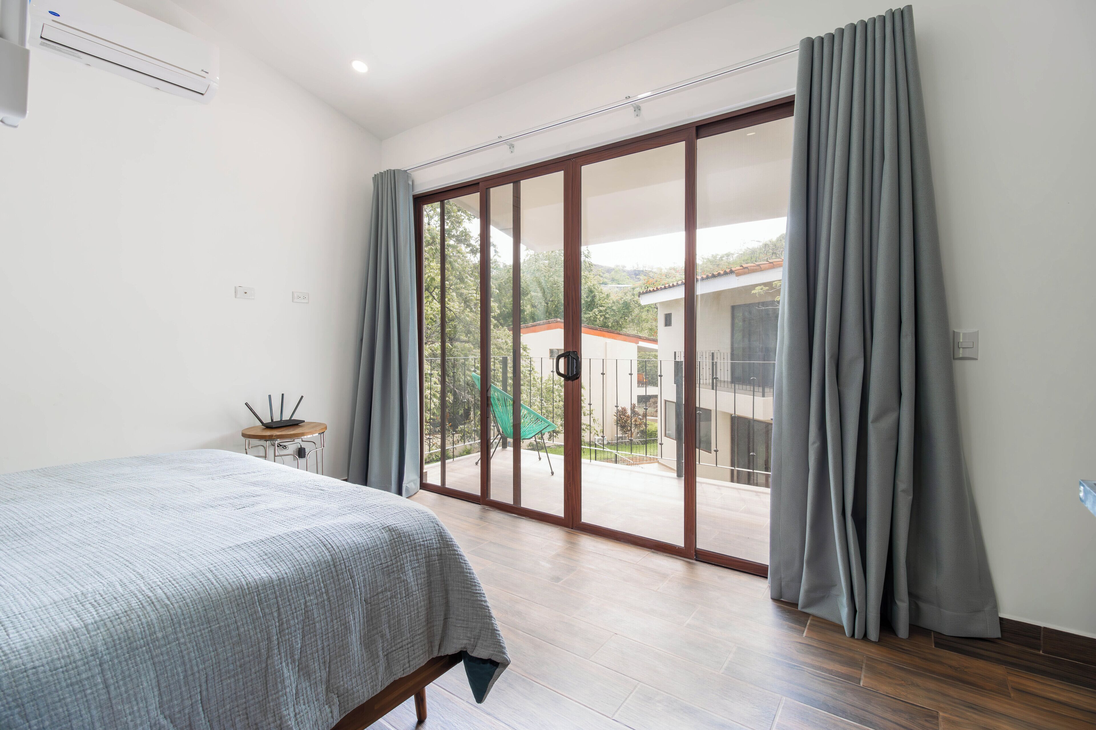 4 bedrooms, WiFi, bed sheets