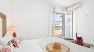 3 dormitorios, tabla de planchar con plancha, wifi gratis y ropa de cama