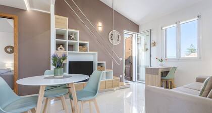 Appartement 'Olimar Home' avec vue sur la mer, Wi-Fi et climatisation