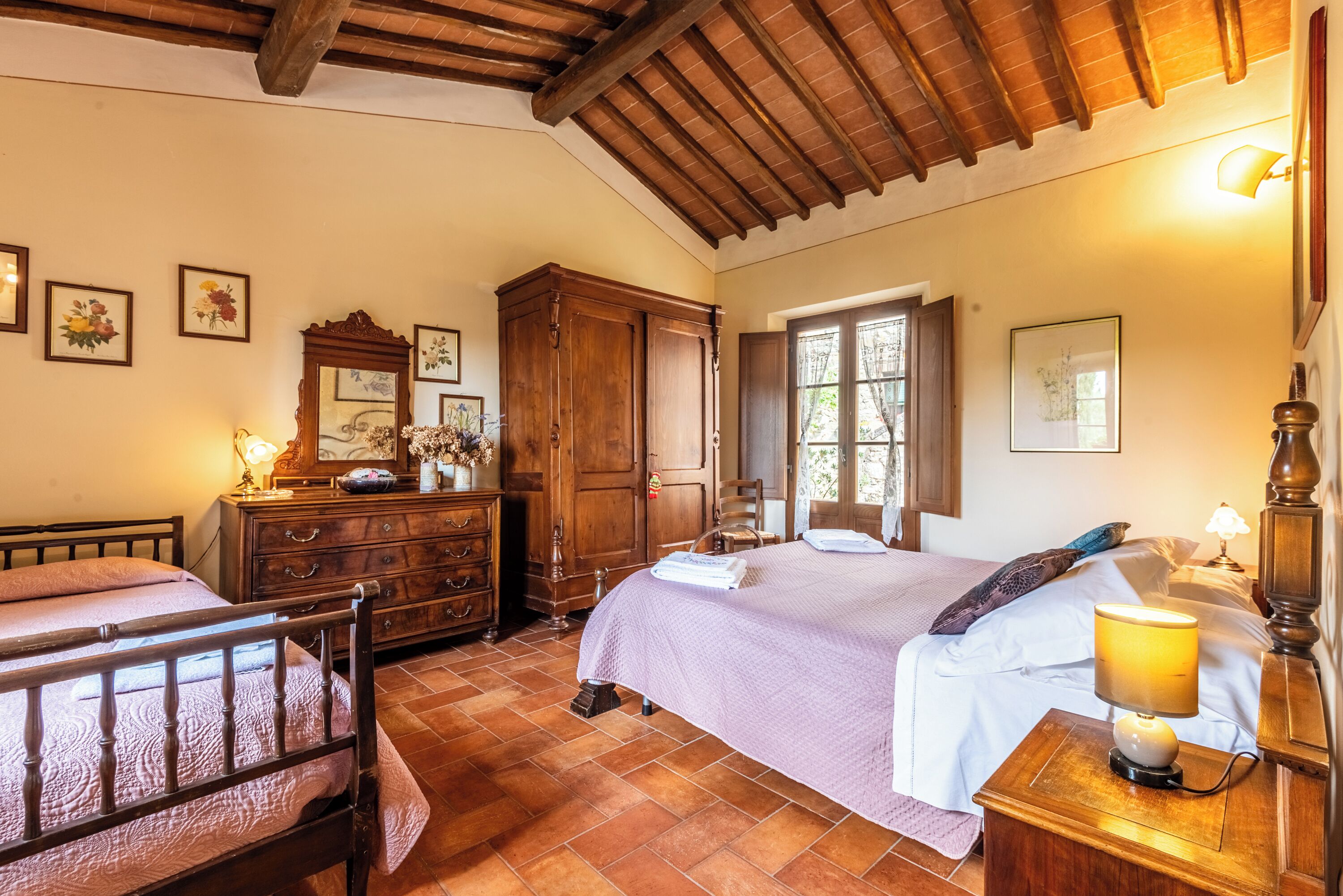 2 chambres, fer et planche à repasser, Wi-Fi gratuit, draps fournis