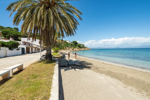 Holiday Home 'Casa Maladroxia' with Shared Terrace and Air Conditioning
