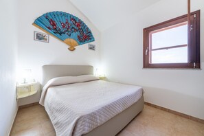 2 bedrooms, bed sheets