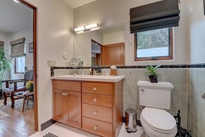 Dutxa, assecador de cabells, tovalloles i sabó 