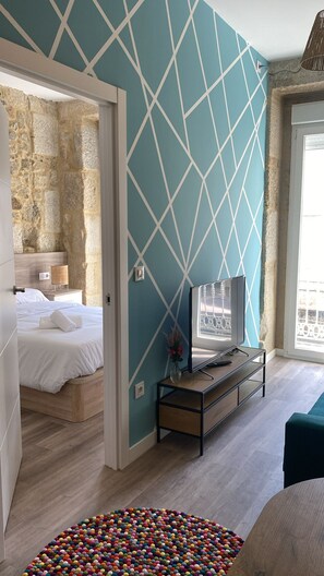 6 bedrooms, iron/ironing board, WiFi, bed sheets - Apartamentos Principe (Vigo)