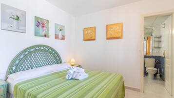 2 chambres, fer et planche Ă repasser, draps fournis