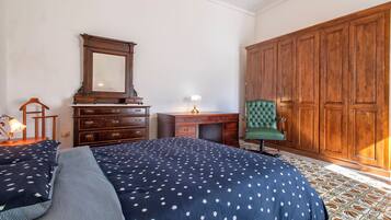 3 Schlafzimmer, BĂŒgeleisen/BĂŒgelbrett, kostenloses WLAN, BettwĂ€sche