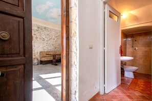 Bruser, hårtørrer, håndklæder