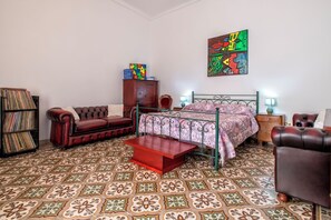 3 bedrooms, iron/ironing board, free WiFi, bed sheets - Apartment 'Il Conte' with Mountain View, Wi-Fi and Air Conditioning (Sennori)