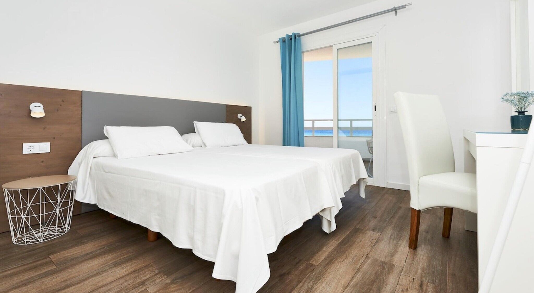 2 室のベッドルーム、WiFi (無料)、ベッドシーツ