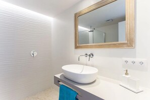 Doccia, asciugacapelli, asciugamani