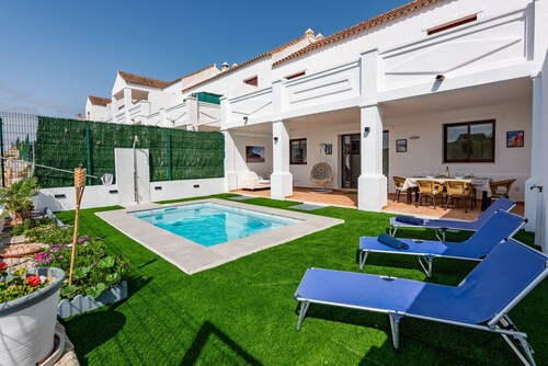 Holiday Home 'Florida Home' with Sea View, Private Pool and Private Terrace