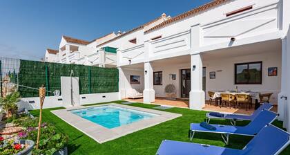 Holiday Home 'Florida Home' with Sea View, Private Pool and Private Terrace