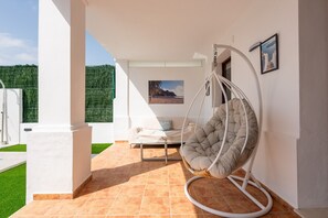 Terrace/patio - Holiday Home 'Florida Home' with Sea View, Private Pool and Private Terrace (Casares)