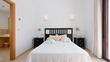 2 dormitorios, tabla de planchar con plancha, wifi gratis y ropa de cama
