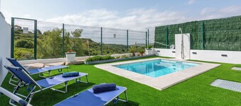 Holiday Home 'Florida Home' with Sea View, Private Pool and Private Terrace