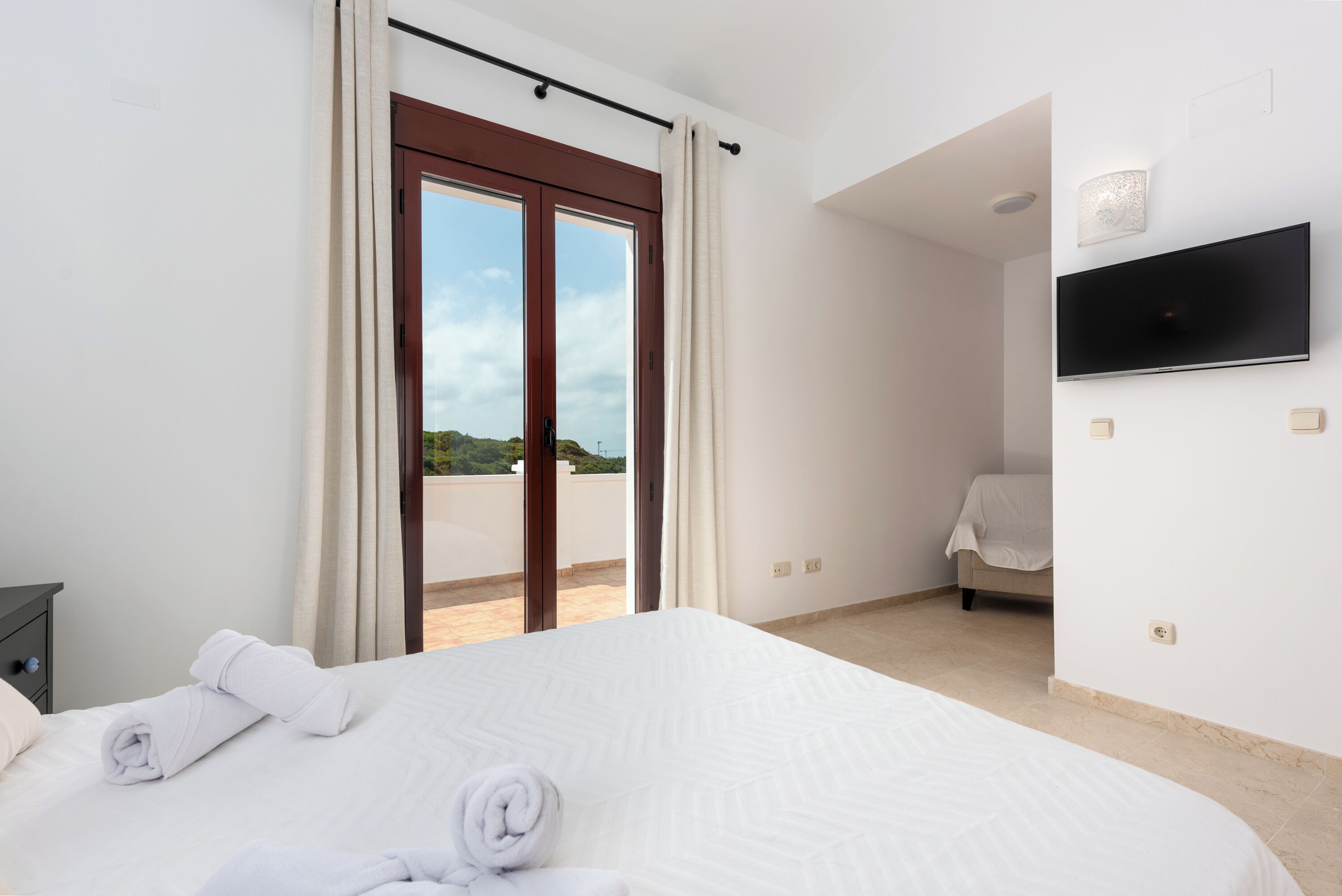 2 habitaciones, tabla de planchar con plancha y wifi gratis 