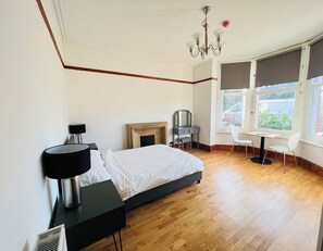 5 Schlafzimmer, Bügeleisen/Bügelbrett, WLAN, Bettwäsche