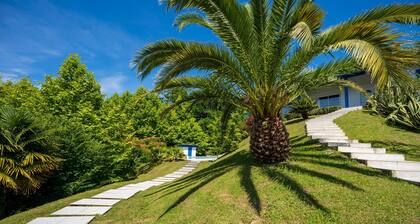 Apartment 'Appartement Dans Maison Urcuit' with Mountain View, Private Pool and Wi-Fi