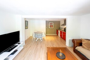 Téléviseur, jeux vidéo, lecteur de DVD