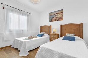 2 makuuhuonetta, silitysrauta/-lauta, ilmainen Wi-Fi, vuodevaatteet
