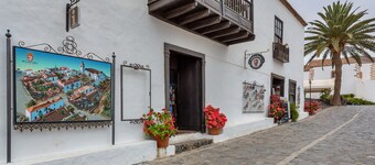 Vacation Home 'La Casilleta' with Mountain View, Wi-Fi and Air Conditioning