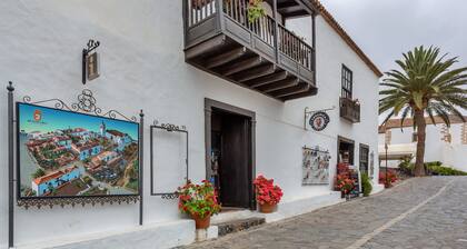 Vacation Home 'La Casilleta' with Mountain View, Wi-Fi and Air Conditioning