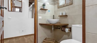 Vacation Home 'La Casilleta' with Mountain View, Wi-Fi and Air Conditioning
