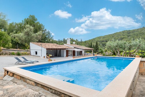 Cottage 'Son Bessó' with Private Pool, Wi-Fi and Air Conditioning