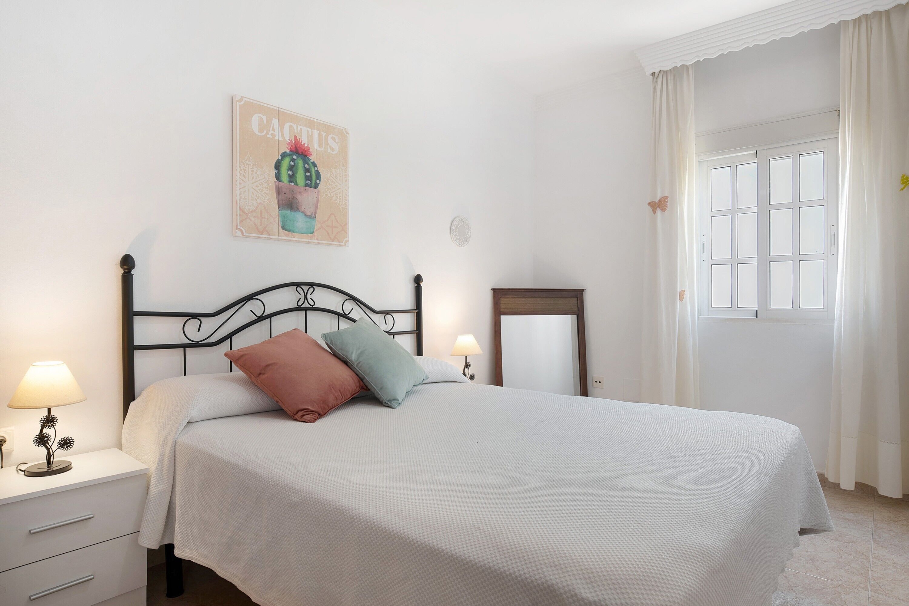 1 chambre, fer et planche à repasser, Wi-Fi gratuit, draps fournis