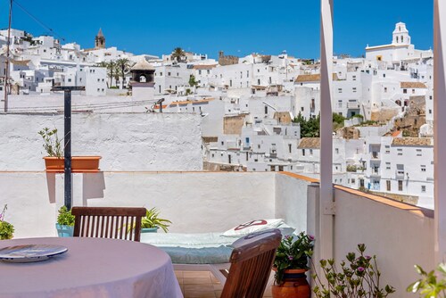 Apartment 'Apartamento Callejon De La Fuente' with Mountain View, Wi-Fi and Air Conditioning