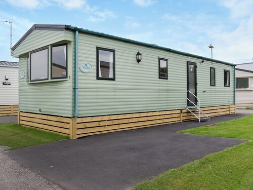 3 bedroom accommodation in Heysham, near Lancaster