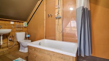 Suihku, hiustenkuivaaja, pyyhkeet